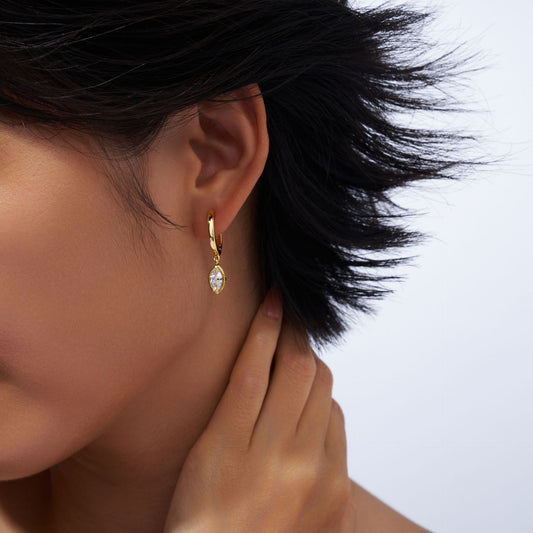 Geometriska örhängen i S925 silver med moissanit