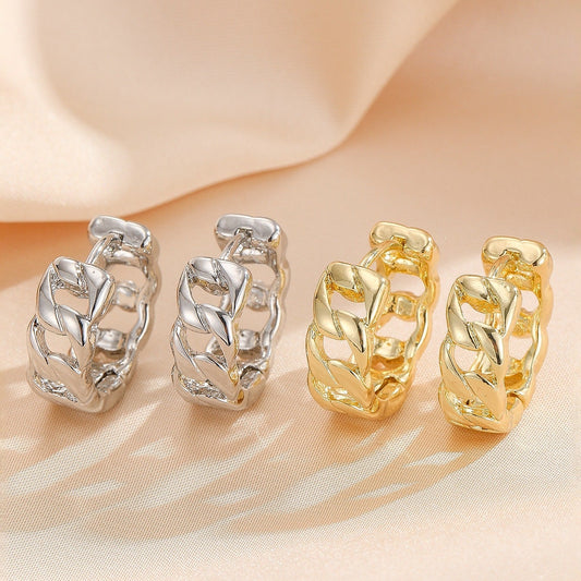 Geometriska ovala kedjeörhängen i metall